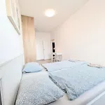 Schanz - Quietly Oriented - Private Parking - Balcony شقة