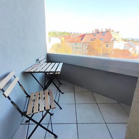 Apartment Schanz - Quietly Oriented - Private Parking - Balcony