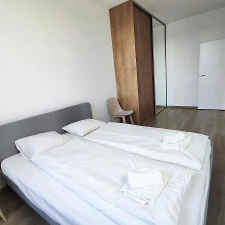 Schanz - Quietly Oriented - Private Parking - Balcony Apartment Pressburg