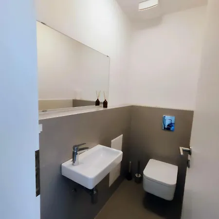 Apartment Schanz - Quietly Oriented - Private Parking - Balcony