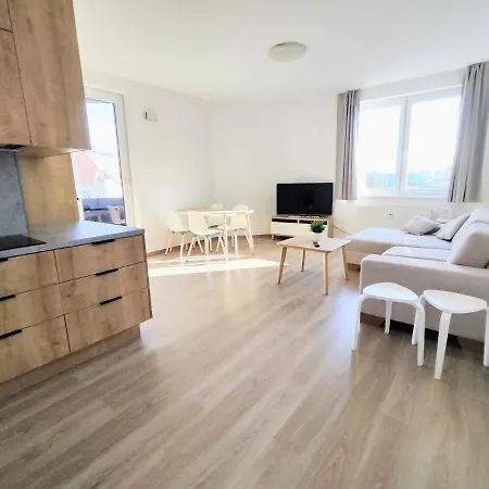 Schanz - Quietly Oriented - Private Parking - Balcony Apartament