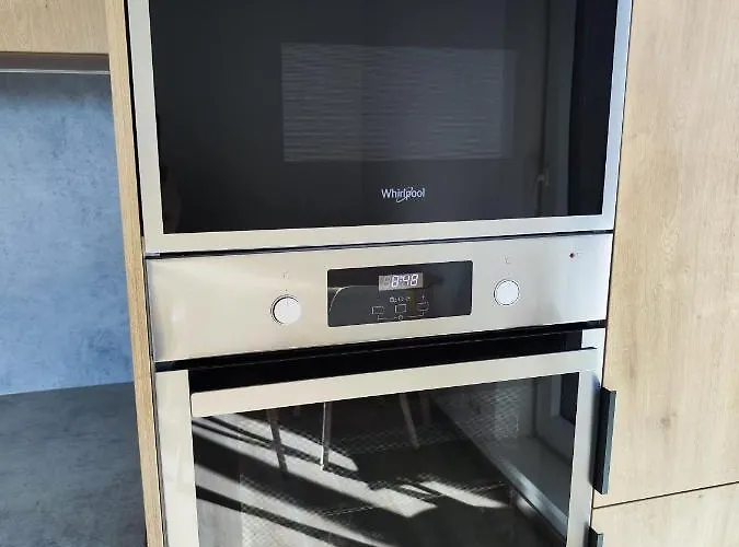 Schanz - Quietly Oriented - Private Parking - Balcony Apartment Bratislava