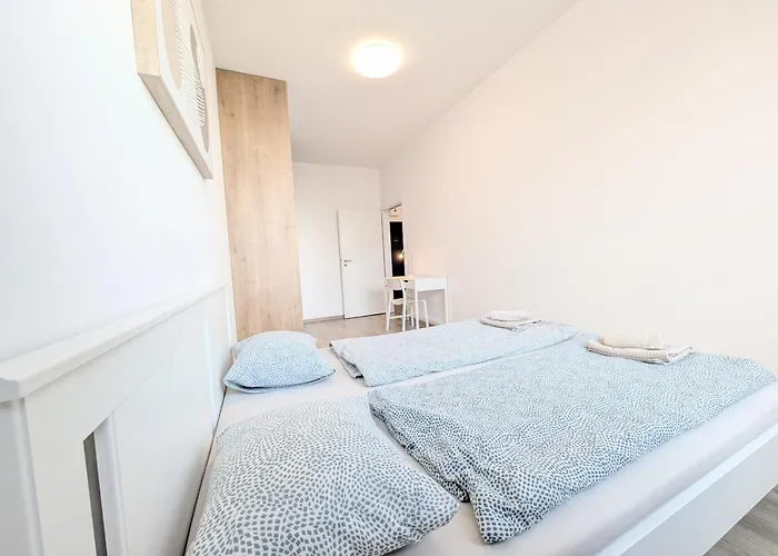 Schanz - Quietly Oriented - Private Parking - Balcony Apartment