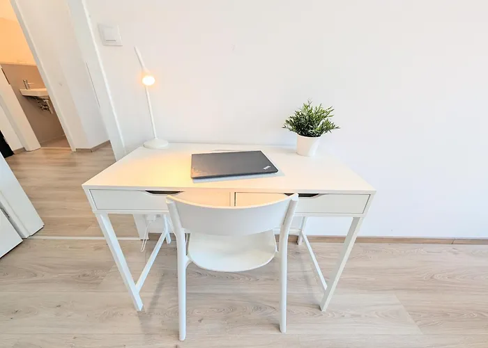 Schanz - Quietly Oriented - Private Parking - Balcony Appartement *