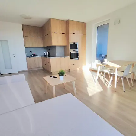 Schanz - Quietly Oriented - Private Parking - Balcony Apartament